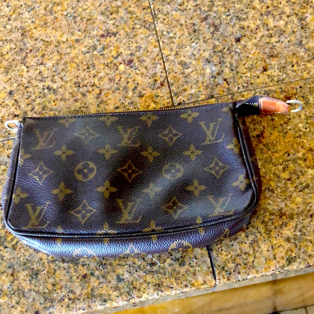 Vintage Aut louis Vuitton Pochette Accessory pouch